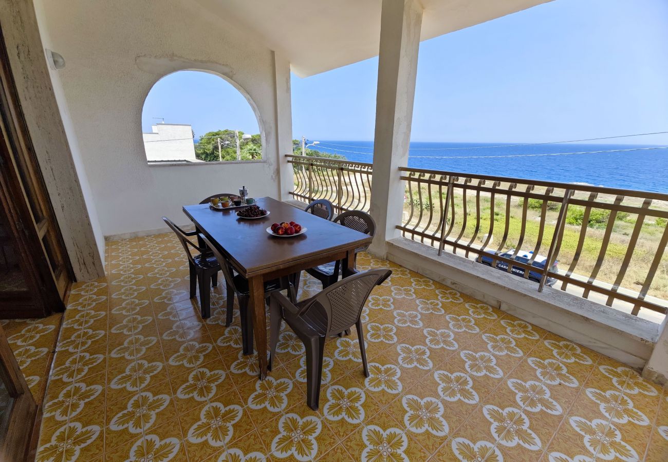 Casa a Torre dell´Orso - Vendo villa vista sul mare vicino spiaggia v115