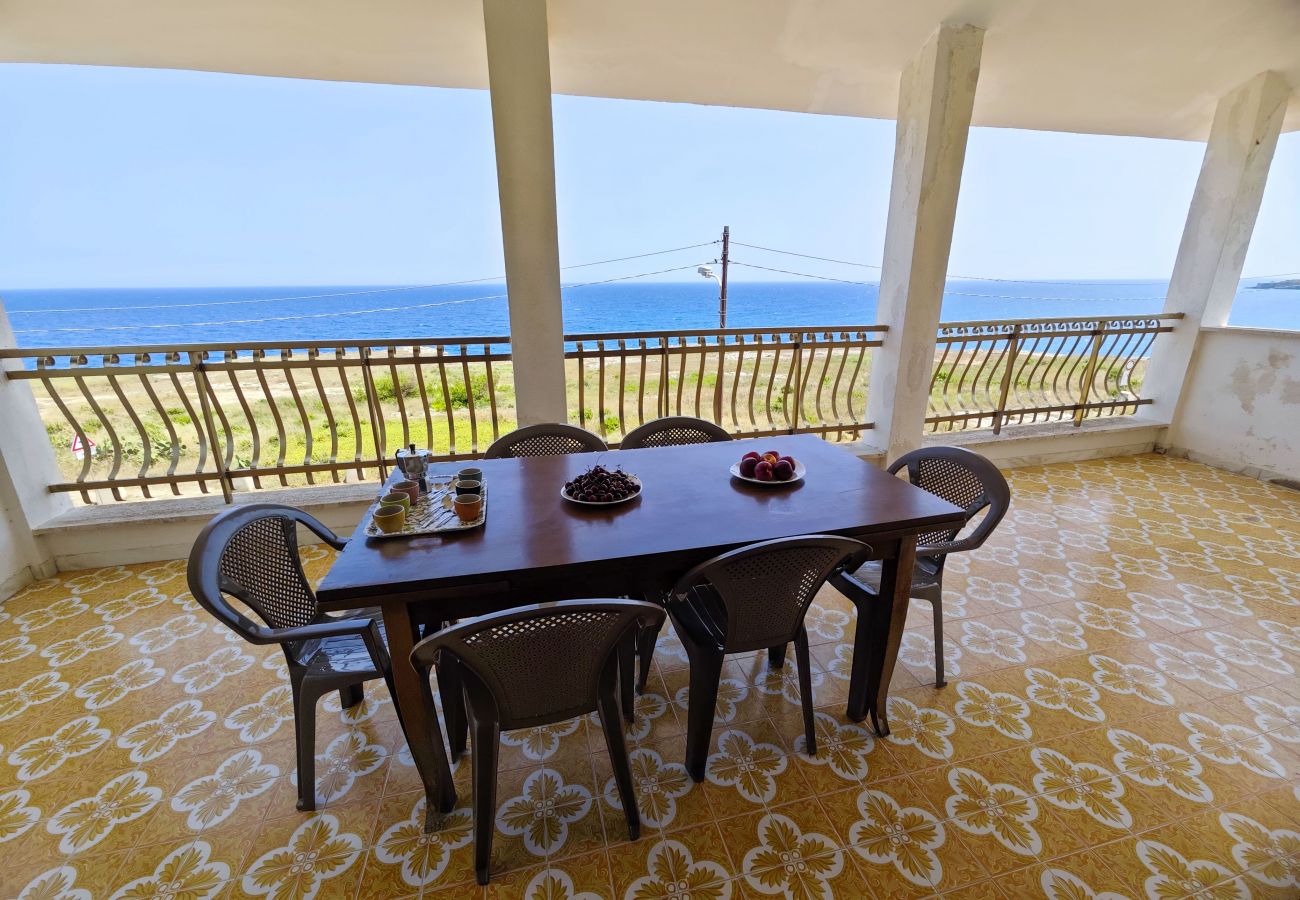 Casa a Torre dell´Orso - Vendo villa vista sul mare vicino spiaggia v115
