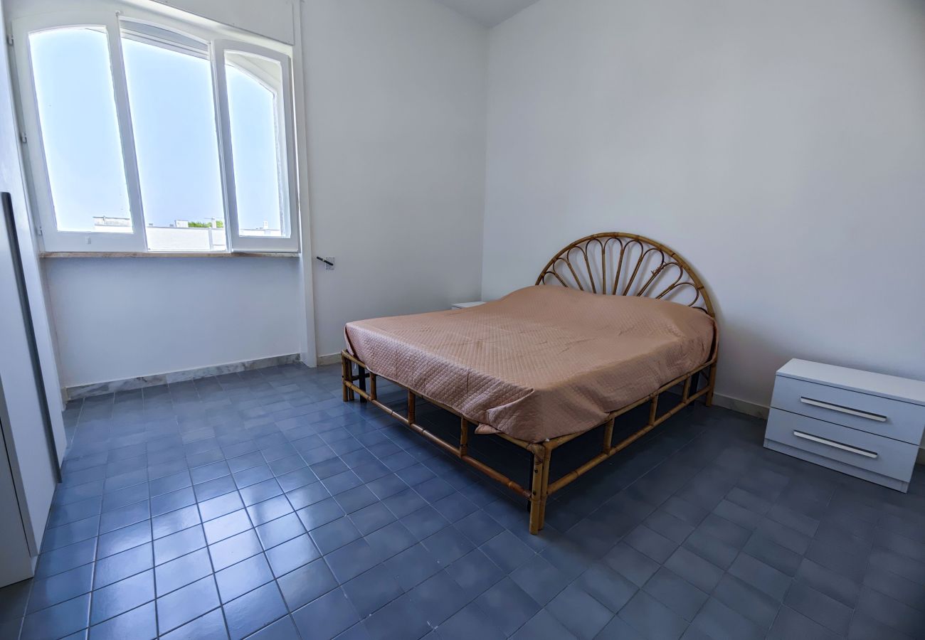 Casa a Torre dell´Orso - Vendo villa vista sul mare vicino spiaggia v115