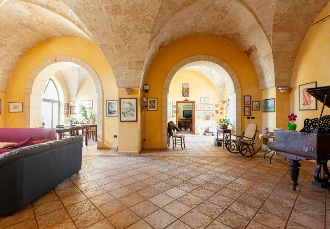 Villa a Acquarica del Capo - Masseria Pugliese da Sogno 20.000m² Giardino v770