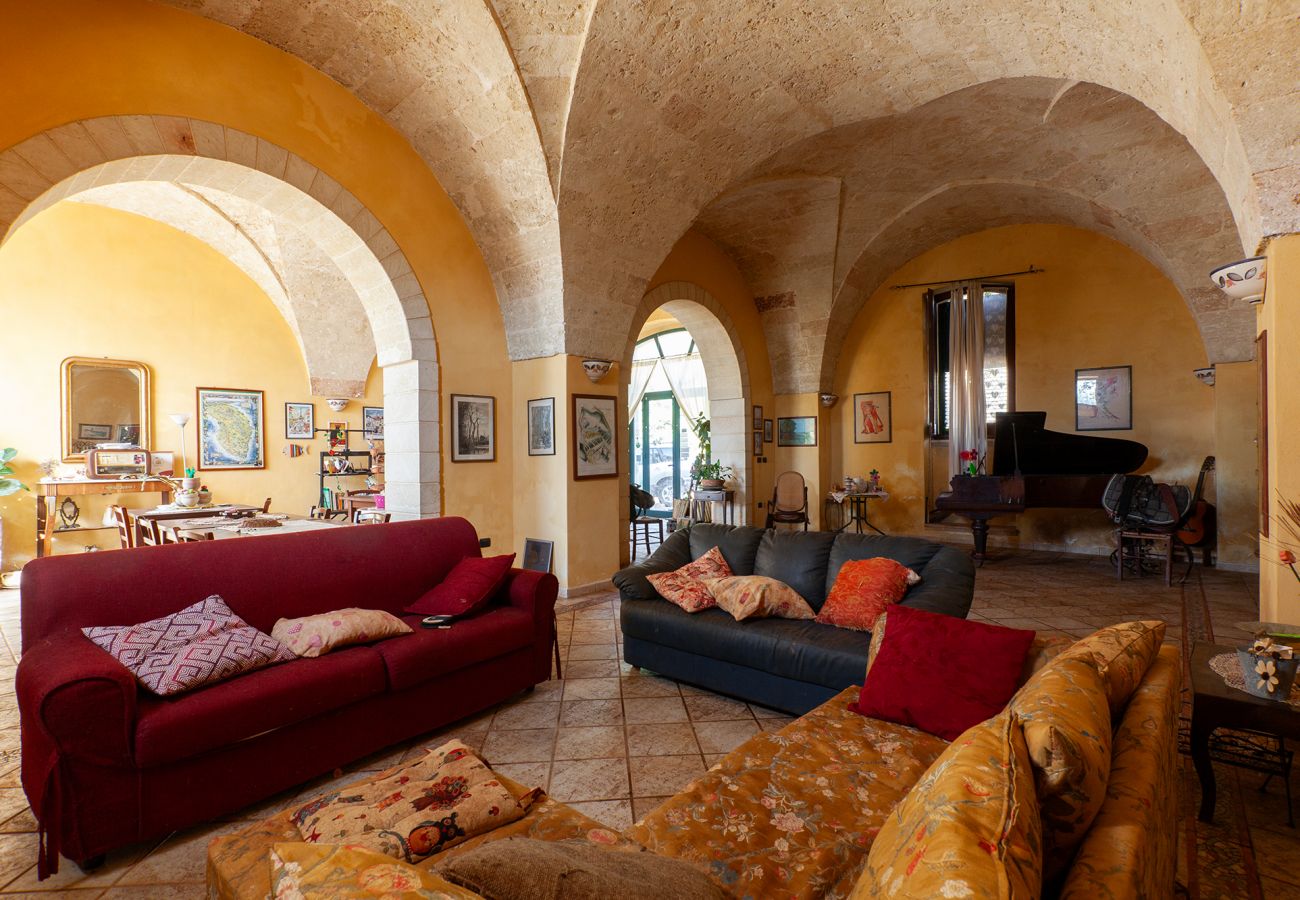 Villa a Acquarica del Capo - Masseria Pugliese da Sogno 20.000m² Giardino v770