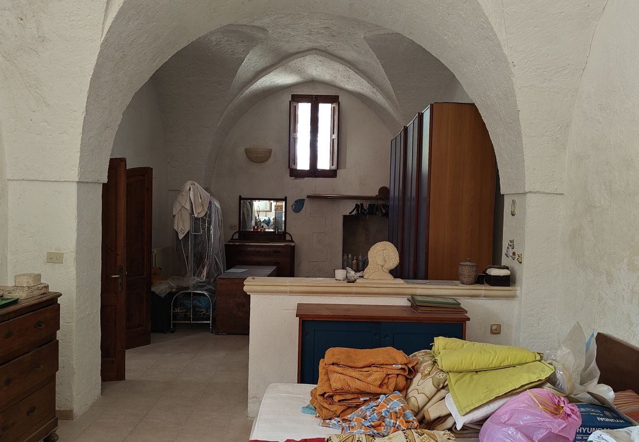 Agriturismo a Alessano - Masseria da ristrutturare vicino al mare - v790 Macurano