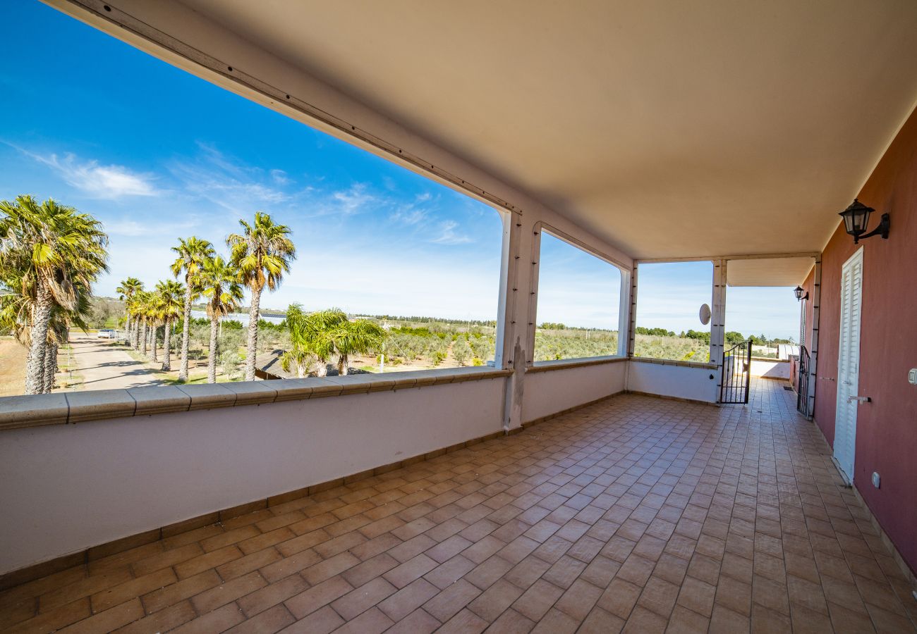 Agriturismo a Copertino - Tenuta Annibale–azienda vitivinicola Salento. v810