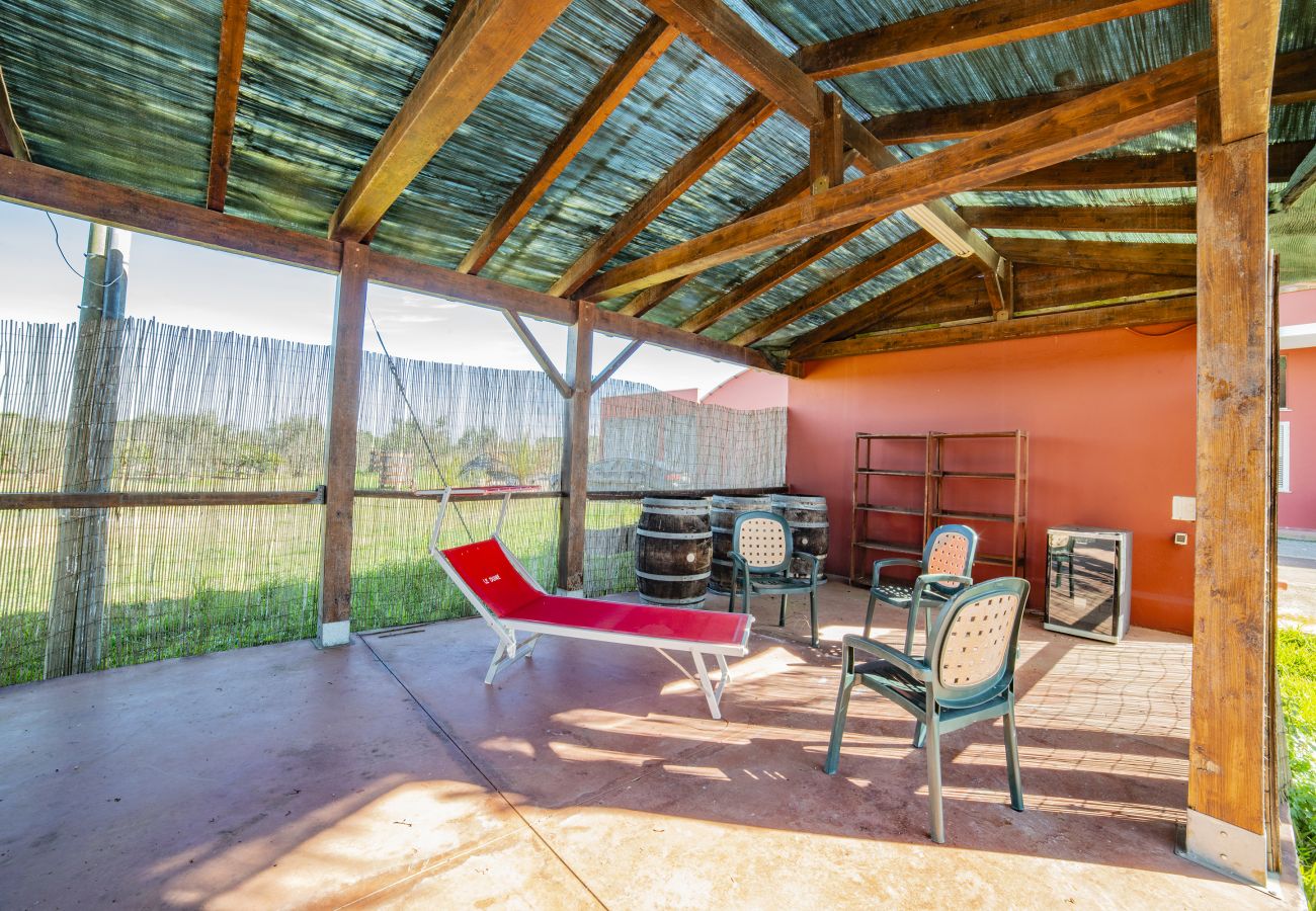 Agriturismo a Copertino - Tenuta Annibale–azienda vitivinicola Salento. v810