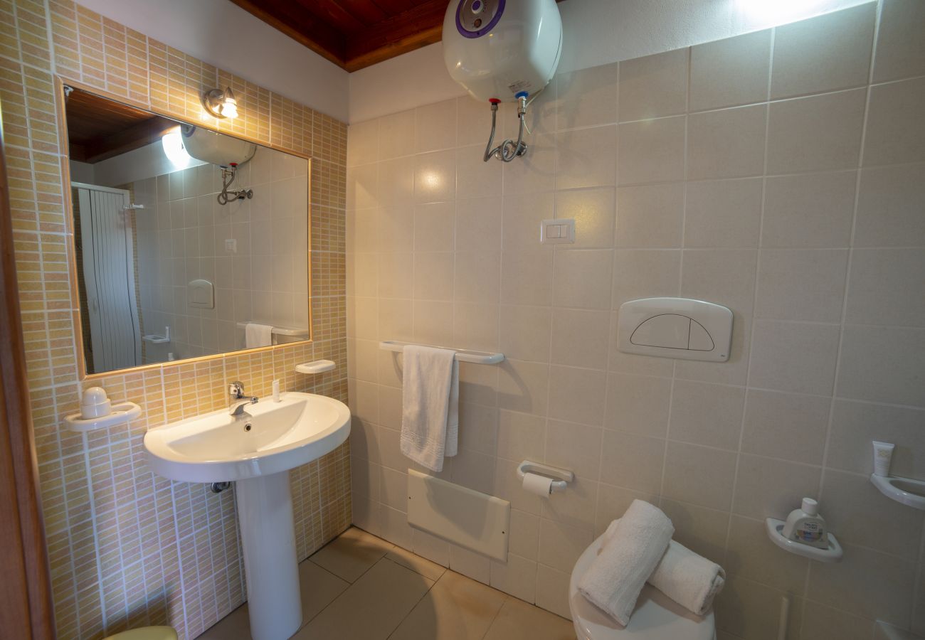 Agriturismo a Copertino - Tenuta Annibale–azienda vitivinicola Salento. v810