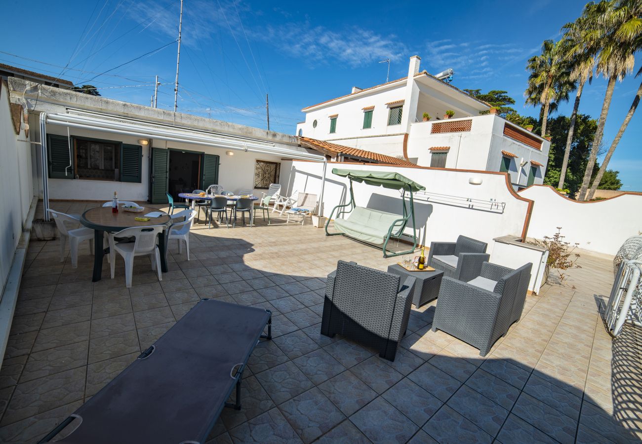 Appartamento a Torre dell´Orso - Casa-terrazza panoramica e accesso alla spiaggia v122