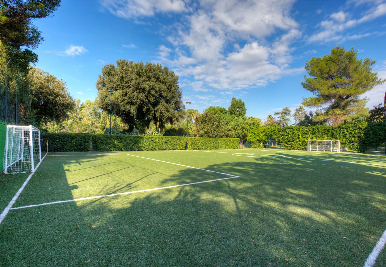 Villa in Lecce - Villa with pool, football, tennis, beach, volleyball m990 