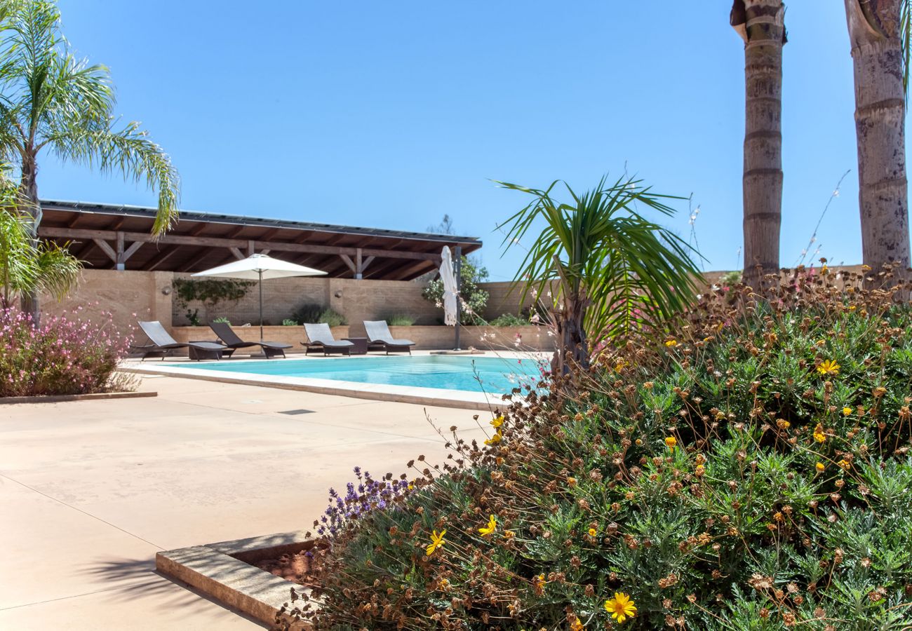 Villa/Dettached house in Ugento - Masseria with fortified tower pool v770