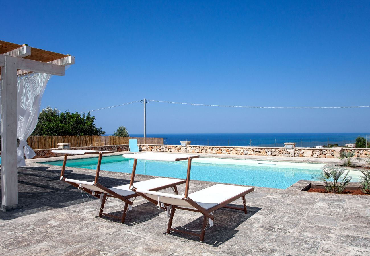 Villa/Dettached house in Morciano di Leuca - Villa con piscina vista mare vicino spiaggia v500
