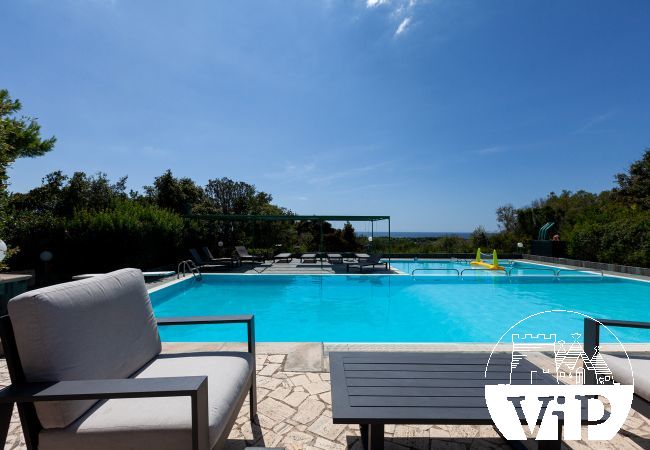 Villa in Torre San Giovanni - Sea view villa with large pool, 8 rooms, near Ionian Sea, m450