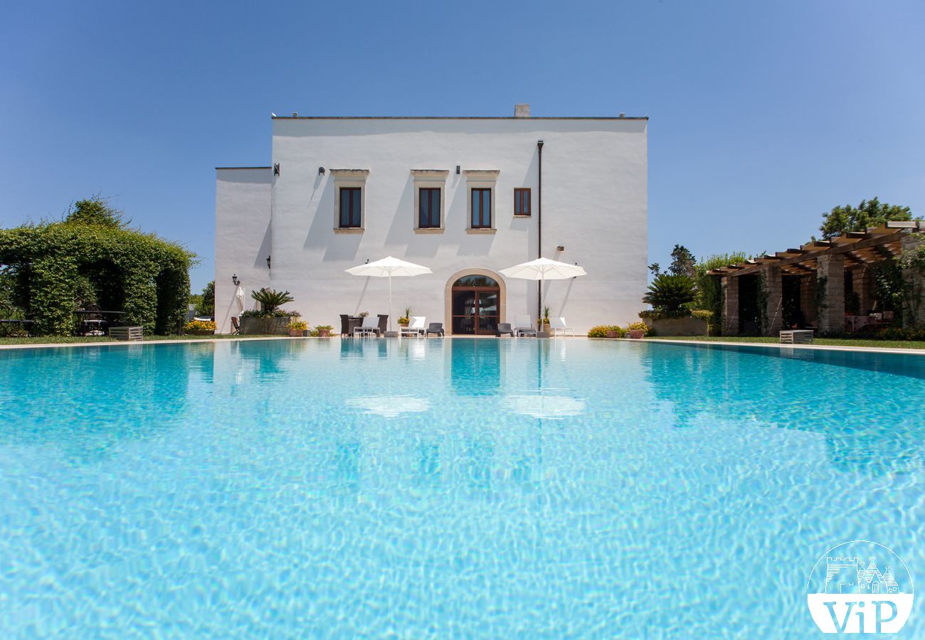 Villa in Galatina - Rent a luxury villa for holidays with pool in Salento with 5 bedrooms and 6 bathrooms m800