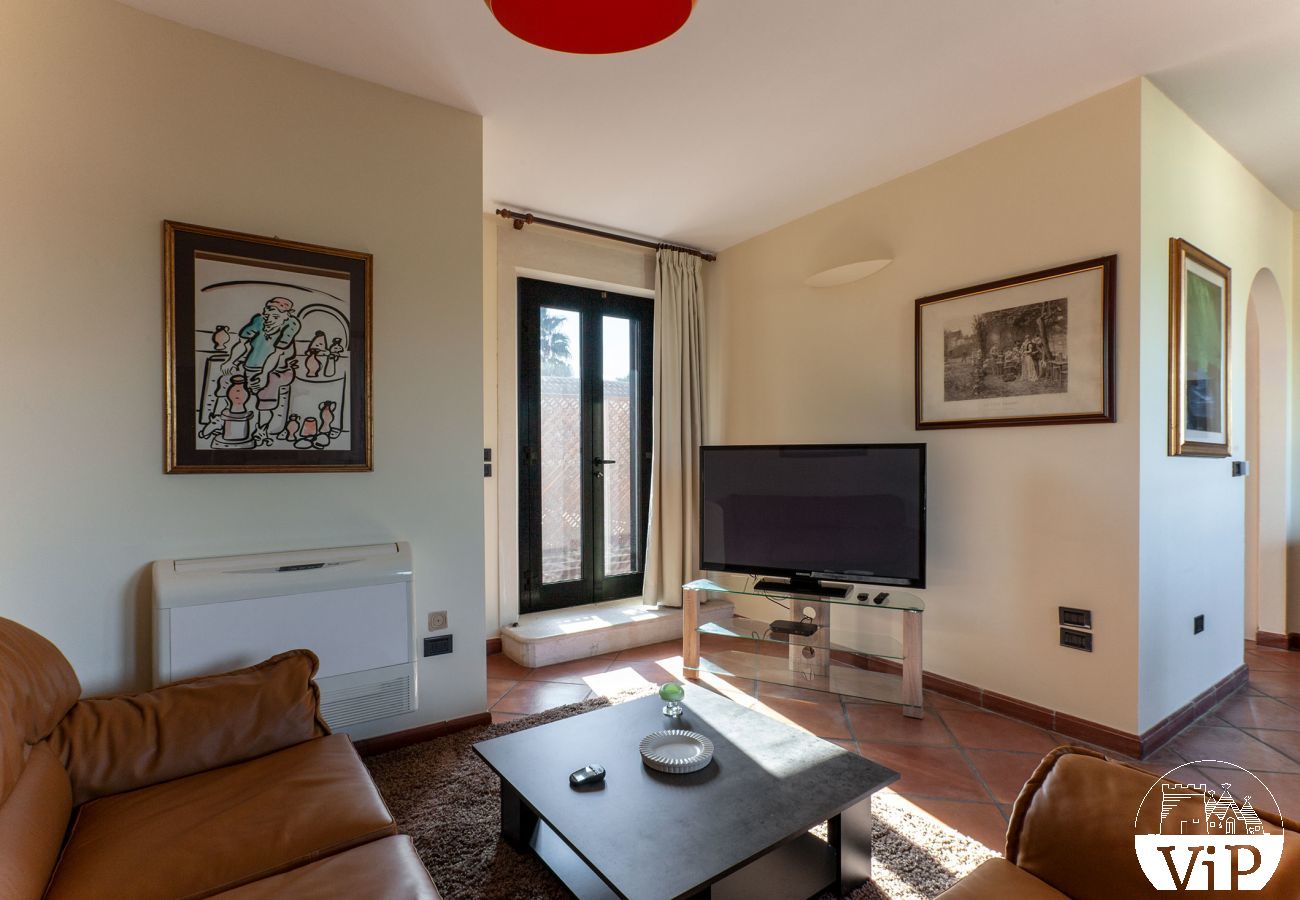 Apartment in Lecce - Lovely penthouse with use of pool and soccer field, breakfast included, m991