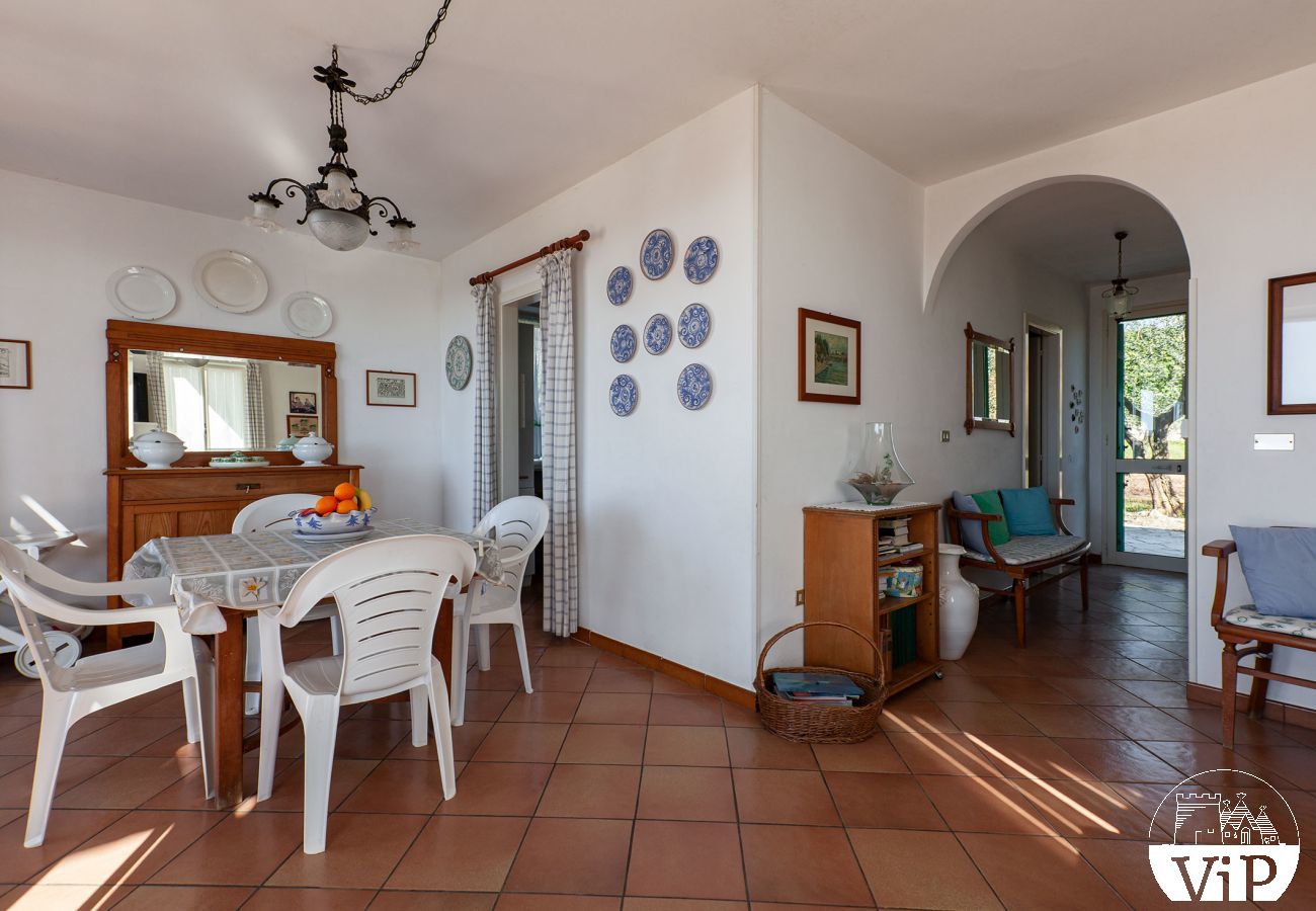 Villa in Torre San Giovanni - Sea view villa with shared pool, near Ionian beaches m451