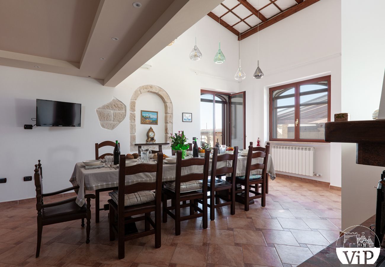 Villa in Poggiardo - Beautiful villa, swimming pool with massage jets, m330