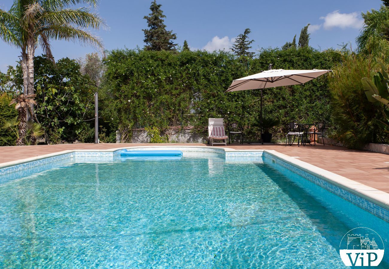 Villa in Tuglie - Villa pool tennis 5 bedrooms AirCon WiFi m141