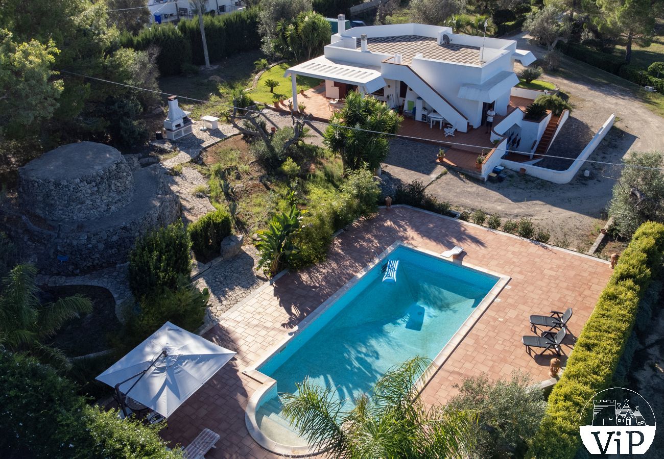 Villa in Tuglie - Villa pool tennis 5 bedrooms AirCon WiFi m141