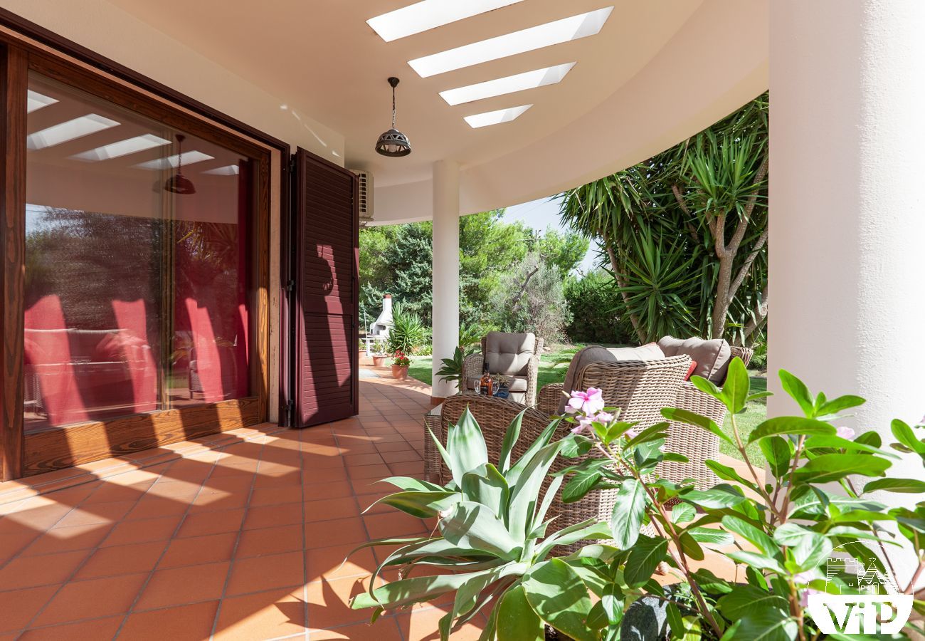 Villa in Tuglie - Villa pool tennis 5 bedrooms AirCon WiFi m141