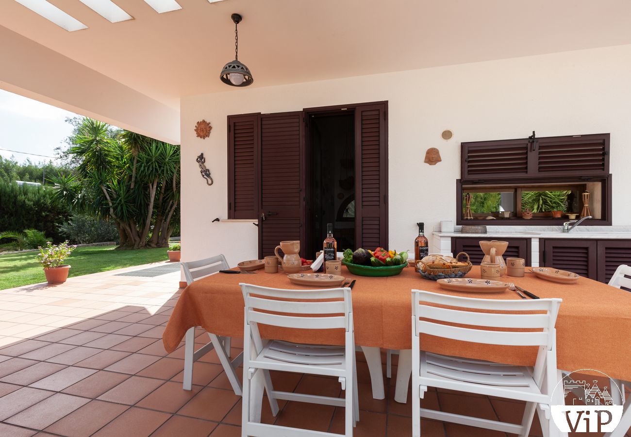 Villa in Tuglie - Villa pool tennis 5 bedrooms AirCon WiFi m141