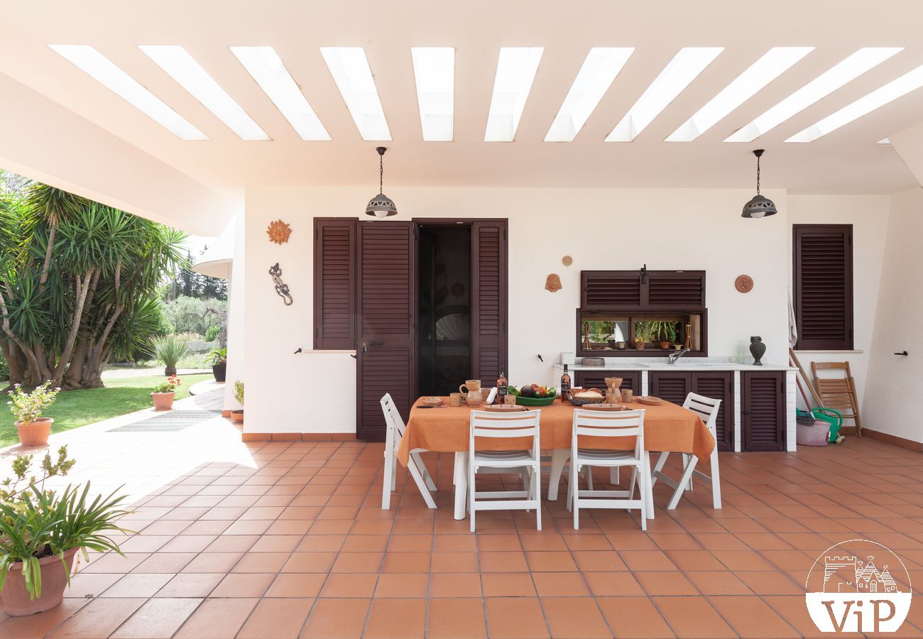 Villa in Tuglie - Villa pool tennis 5 bedrooms AirCon WiFi m141