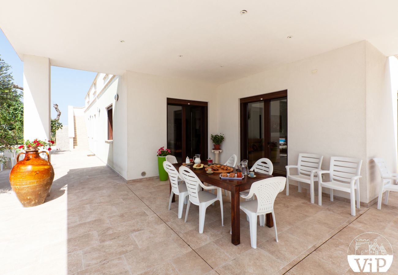 Villa in Carpignano Salentino - Villa pool garden wifi electric car charge m900
