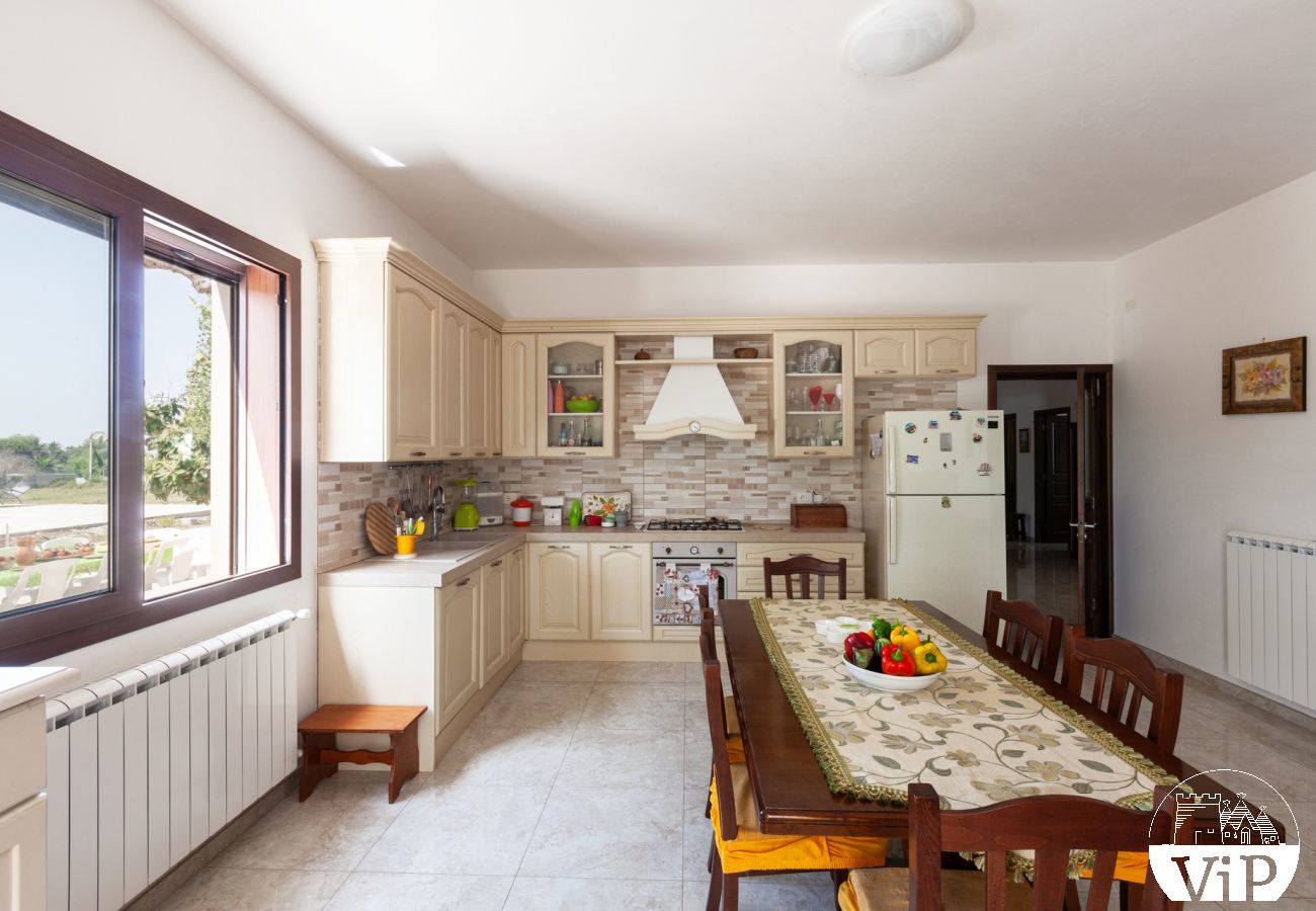 Villa in Carpignano Salentino - Villa pool garden wifi electric car charge m900