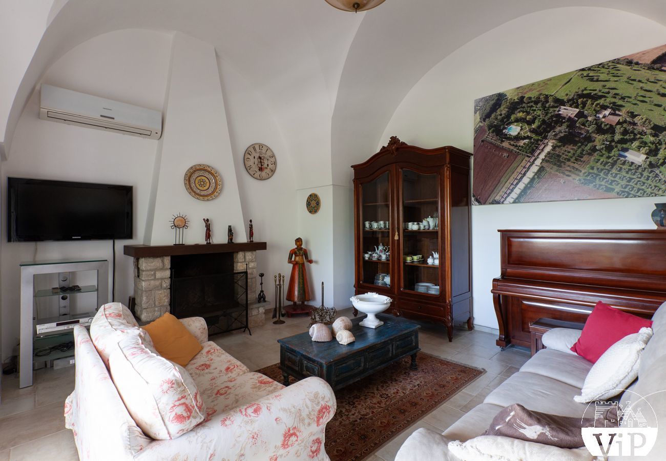 Villa in Galatina - Villa 6 bed- and  6 bathrooms with private pool m880