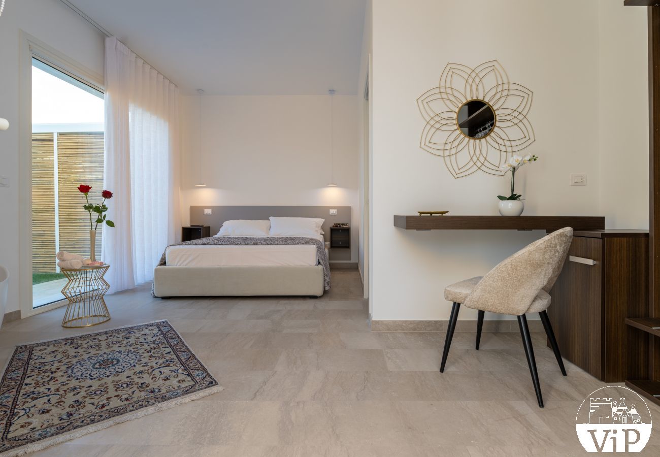 Villa in Castrignano de´ Greci - Villa trullo pool heated indoor pond m580