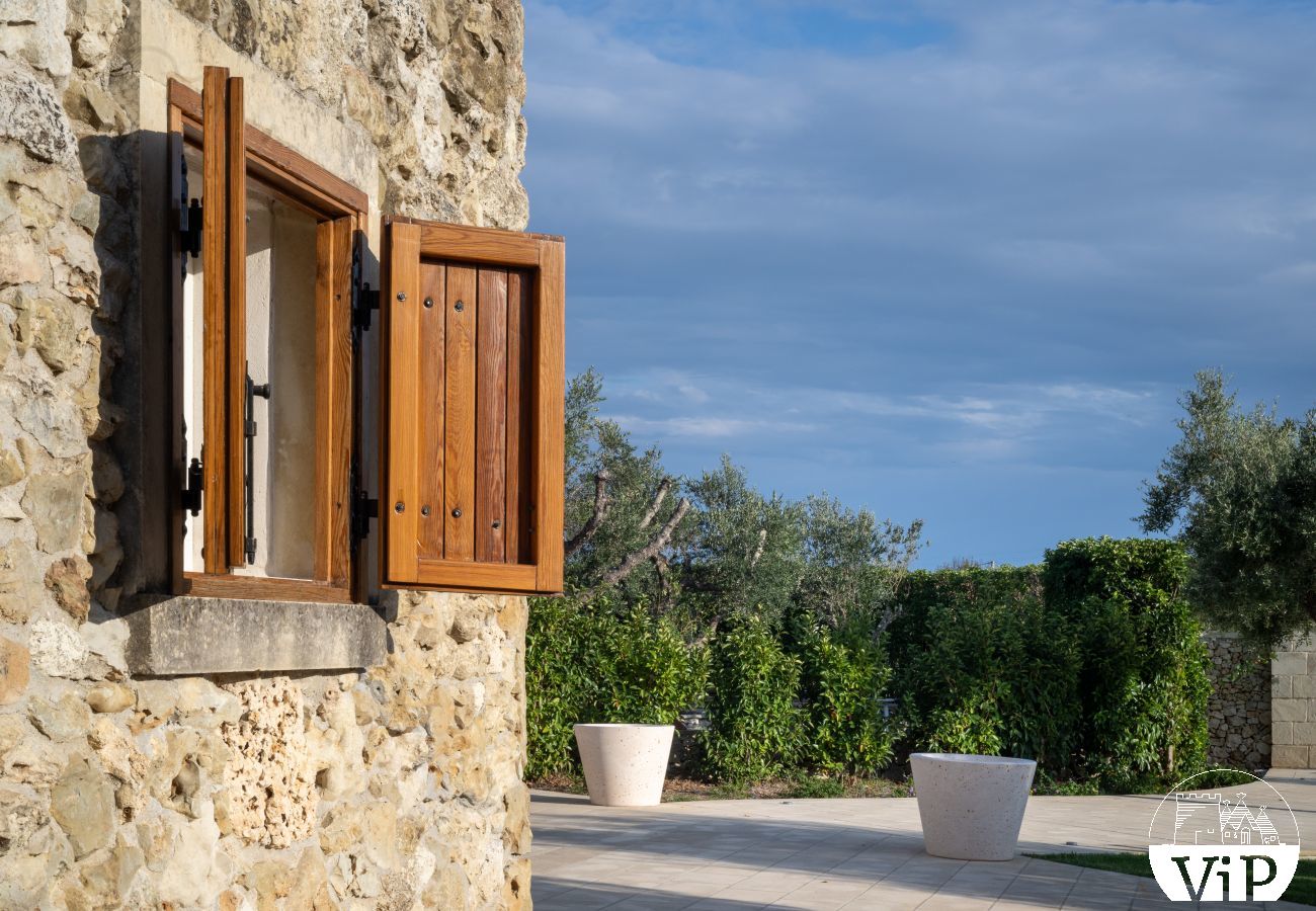 Villa in Castrignano de´ Greci - Villa trullo pool heated indoor pond m580