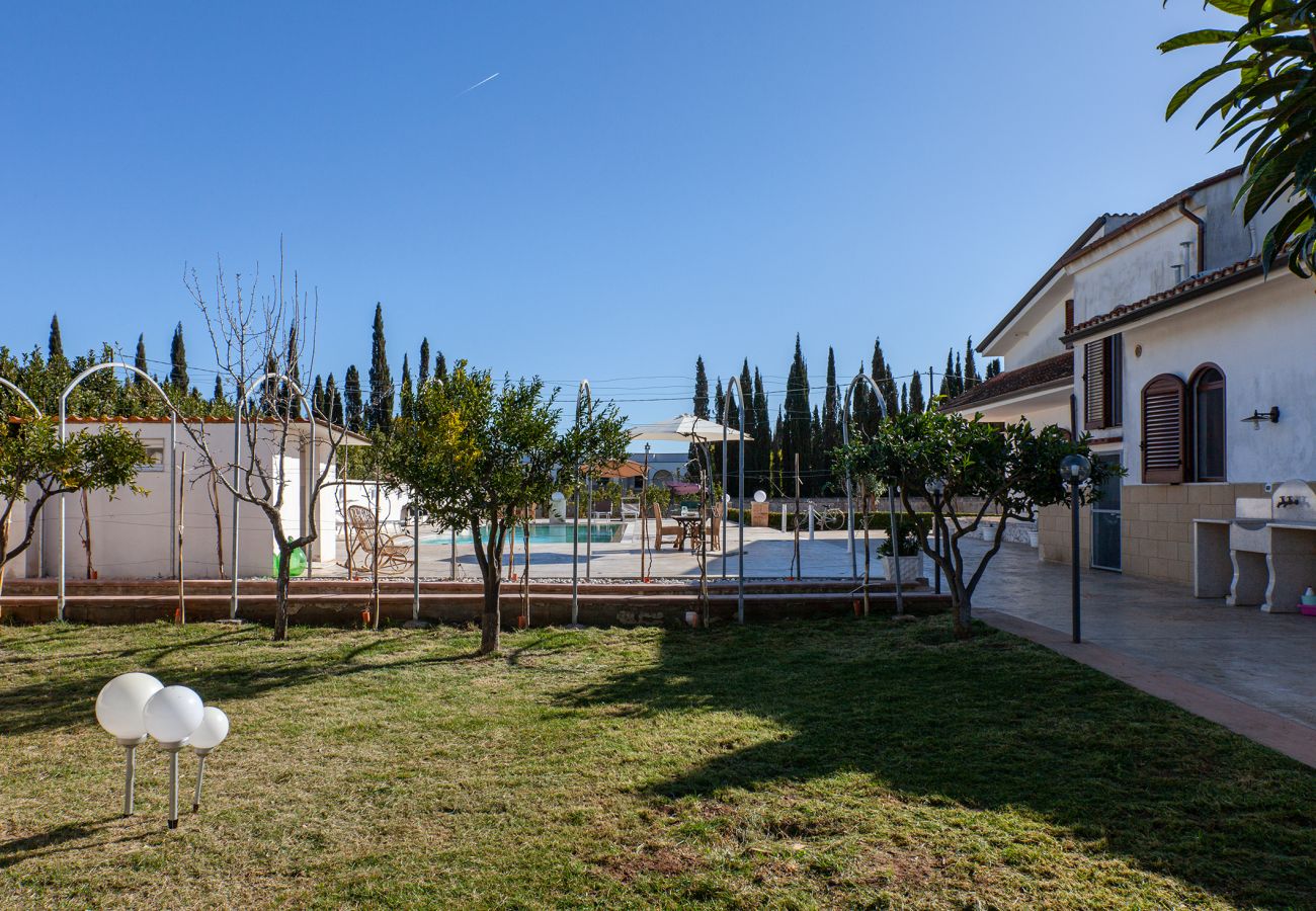 Villa/Dettached house in Poggiardo - Typical Salento villa with private pool v330