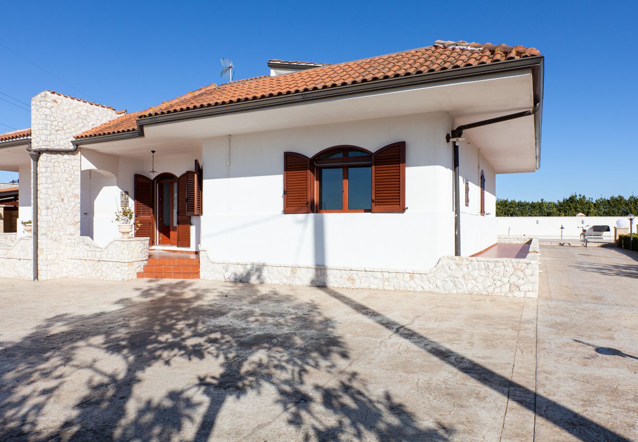 Villa/Dettached house in Poggiardo - Typical Salento villa with private pool v330