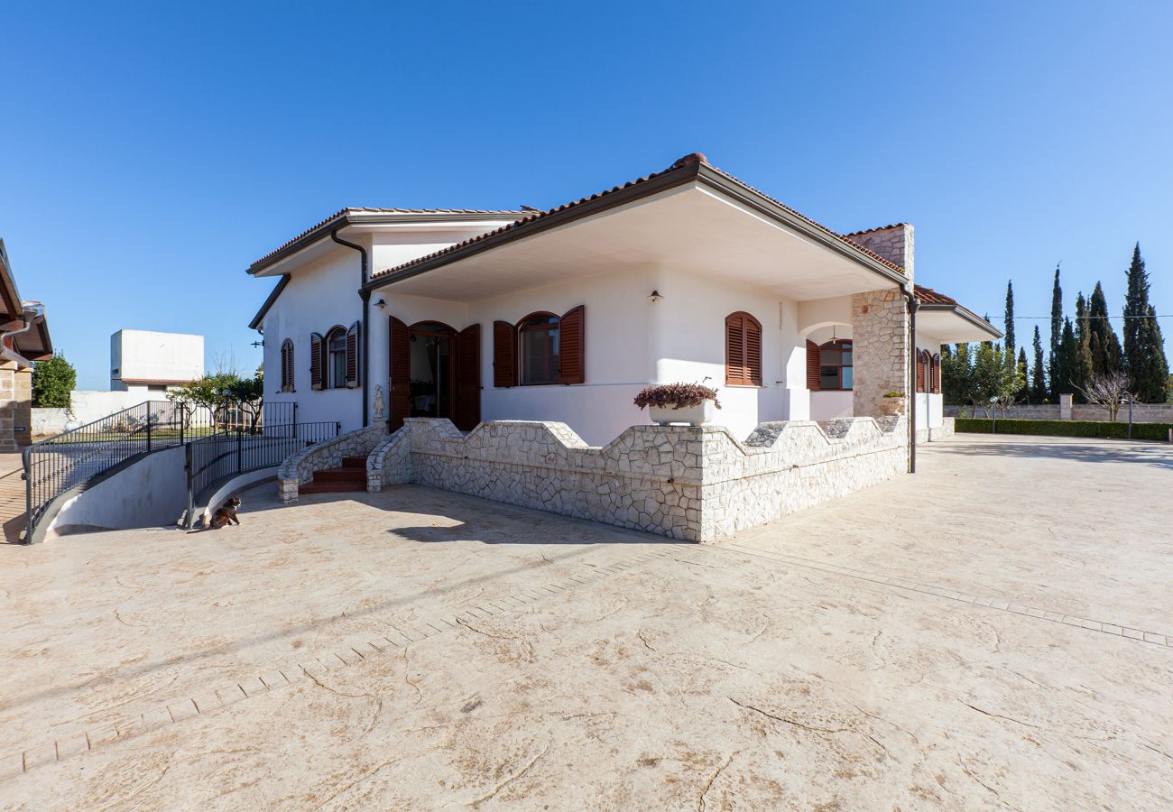 Villa/Dettached house in Poggiardo - Typical Salento villa with private pool v330