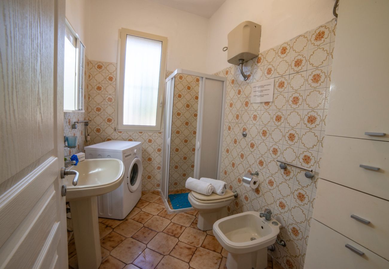 Villa/Dettached house in Spiaggiabella - Villa Spiaggiabella via Itaca, all in order v705