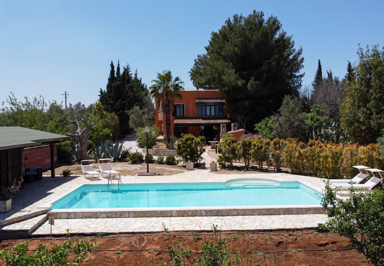 Villa/Dettached house in Collemeto - for Sale: Villa pool electric car charging station v565