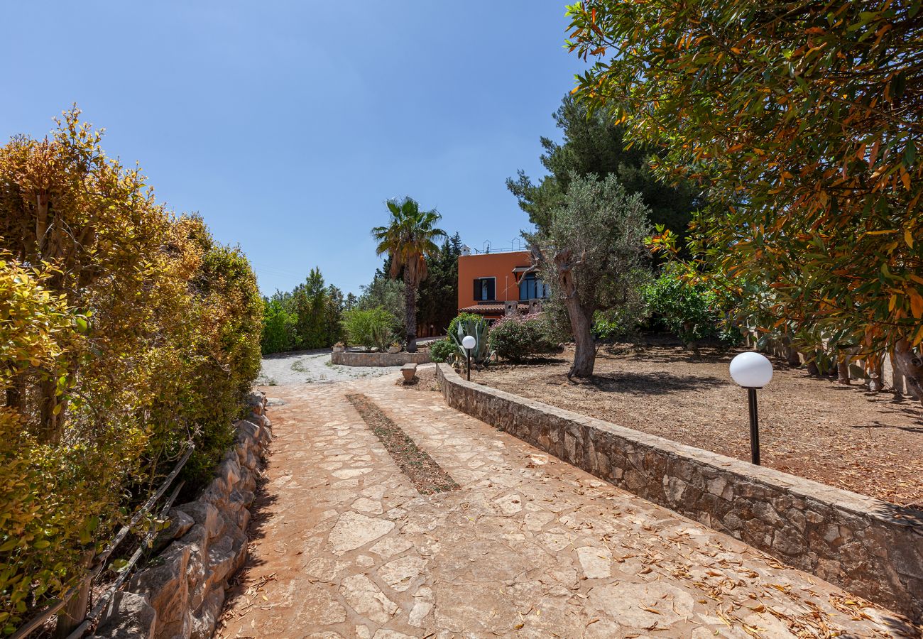 Villa/Dettached house in Collemeto - for Sale: Villa pool electric car charging station v565