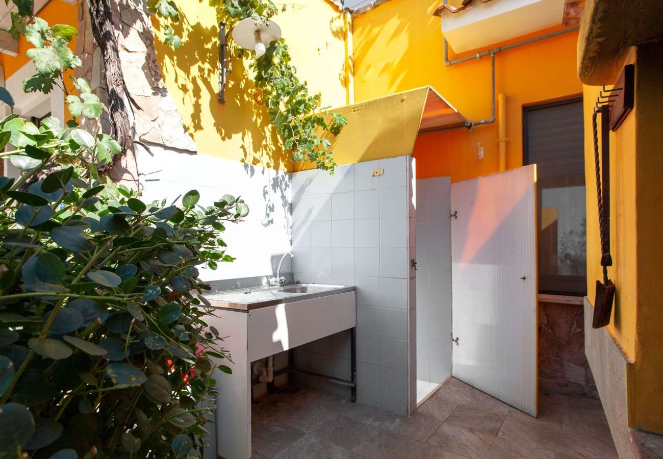 Villa/Dettached house in Neviano - Large residence with pool garden beach v713