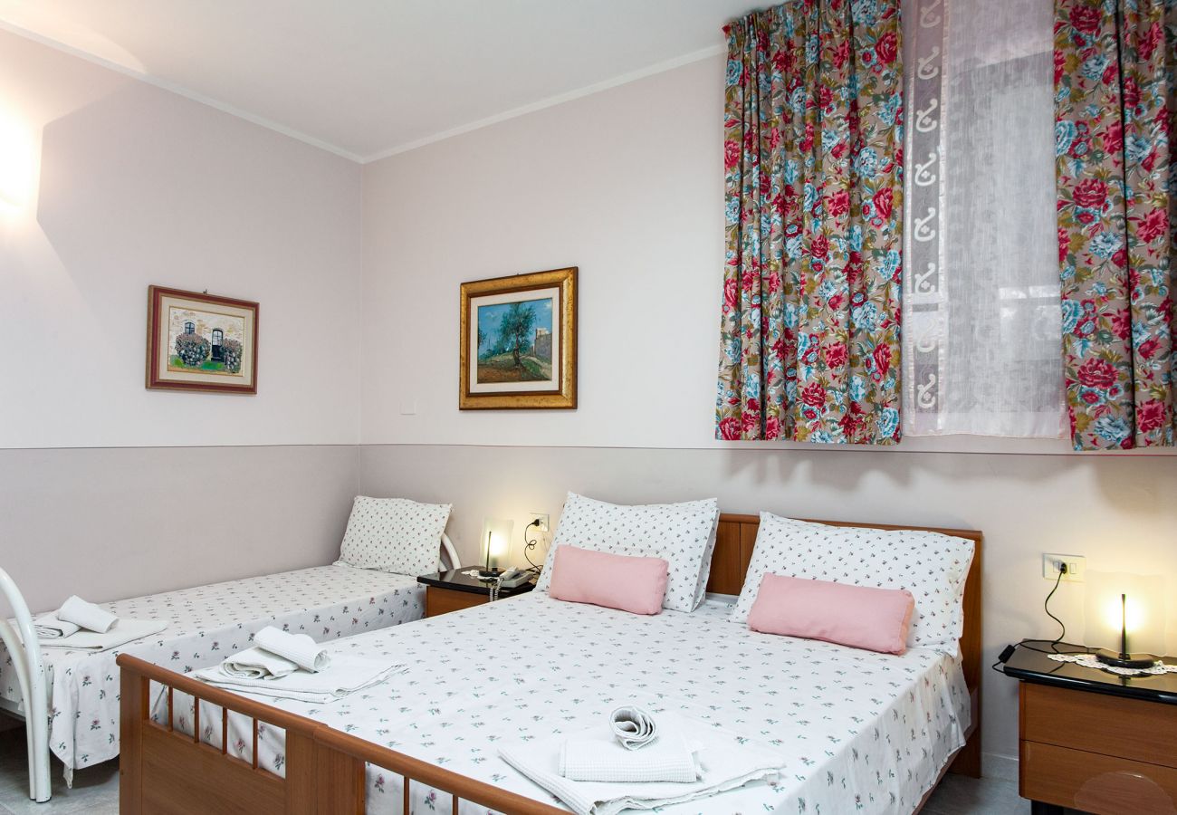 Villa/Dettached house in Neviano - Large residence with pool garden beach v713