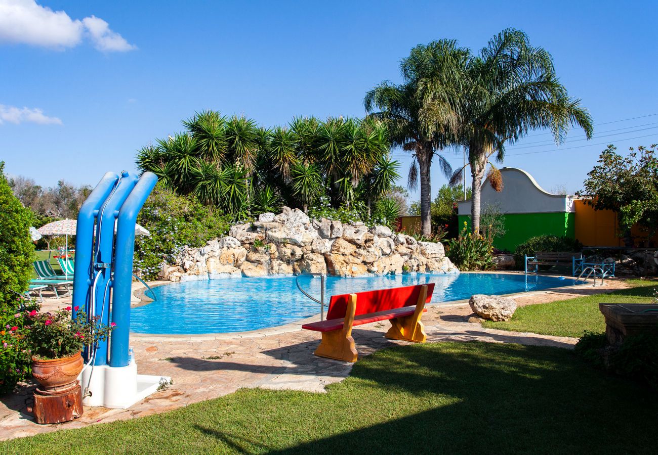 Villa/Dettached house in Neviano - Large residence with pool garden beach v713