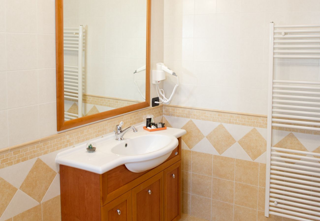 Villa/Dettached house in Sogliano Cavour - Villa for sale with swimming pool and large garden and photovoltaic system v799