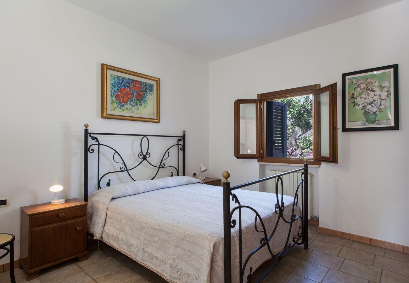 Villa/Dettached house in Corigliano d´Otranto - Historic estate with villa and cottages, swimming pool and frescoes v340