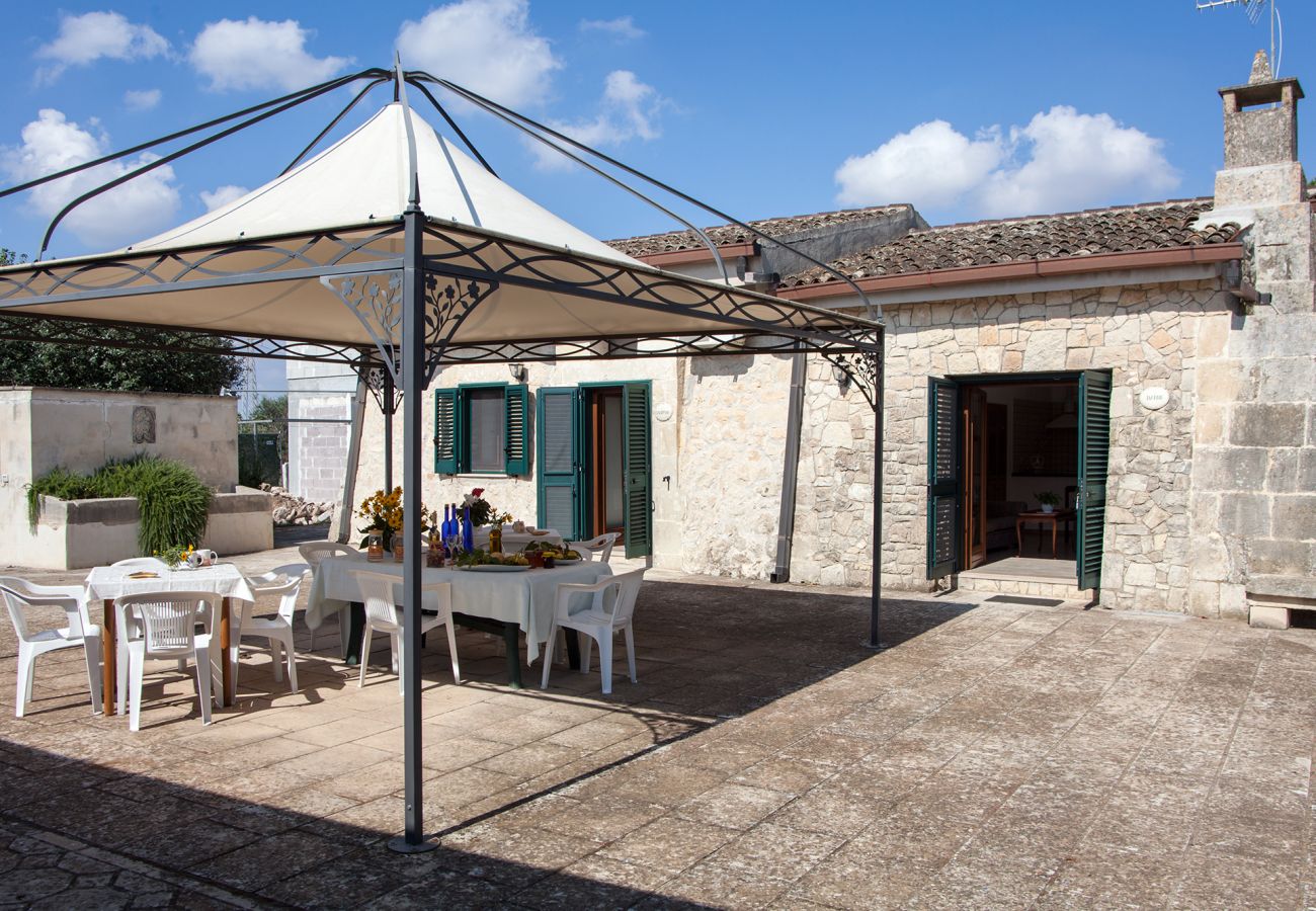 Villa/Dettached house in Corigliano d´Otranto - Historic estate with villa and cottages, swimming pool and frescoes v340