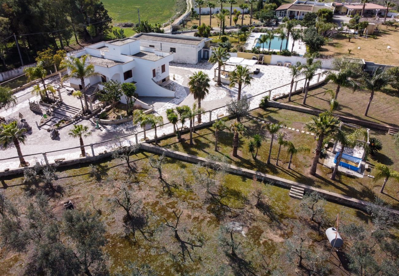 Villa/Dettached house in Carpignano Salentino - Real estate opportunity: exceptional panoramic villa for sale 6 bedrooms, 4 bathrooms