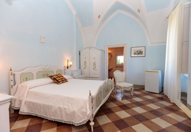 Villa/Dettached house in Francavilla Fontana - Farmhouse rooms 2 pools vineyard olive grove v500