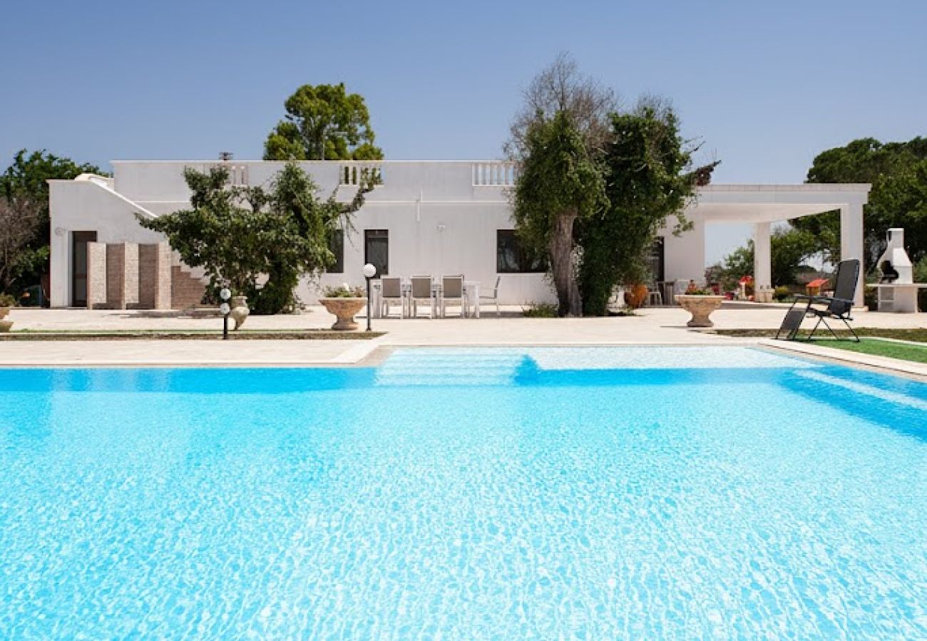 Villa/Dettached house in Carpignano Salentino - Villa pool garden trulli photovoltaic well box v900