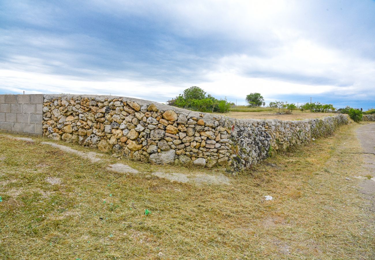 Cottage in Carpignano Salentino - Rustic building with garden to create a villa with a swimming pool near town v100