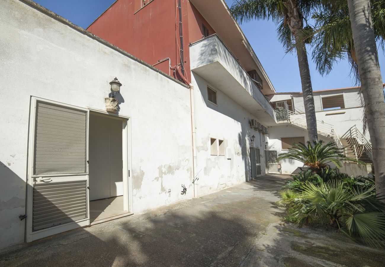 Farm stay in Copertino -  Tenuta Annibale – Salento winery. v810