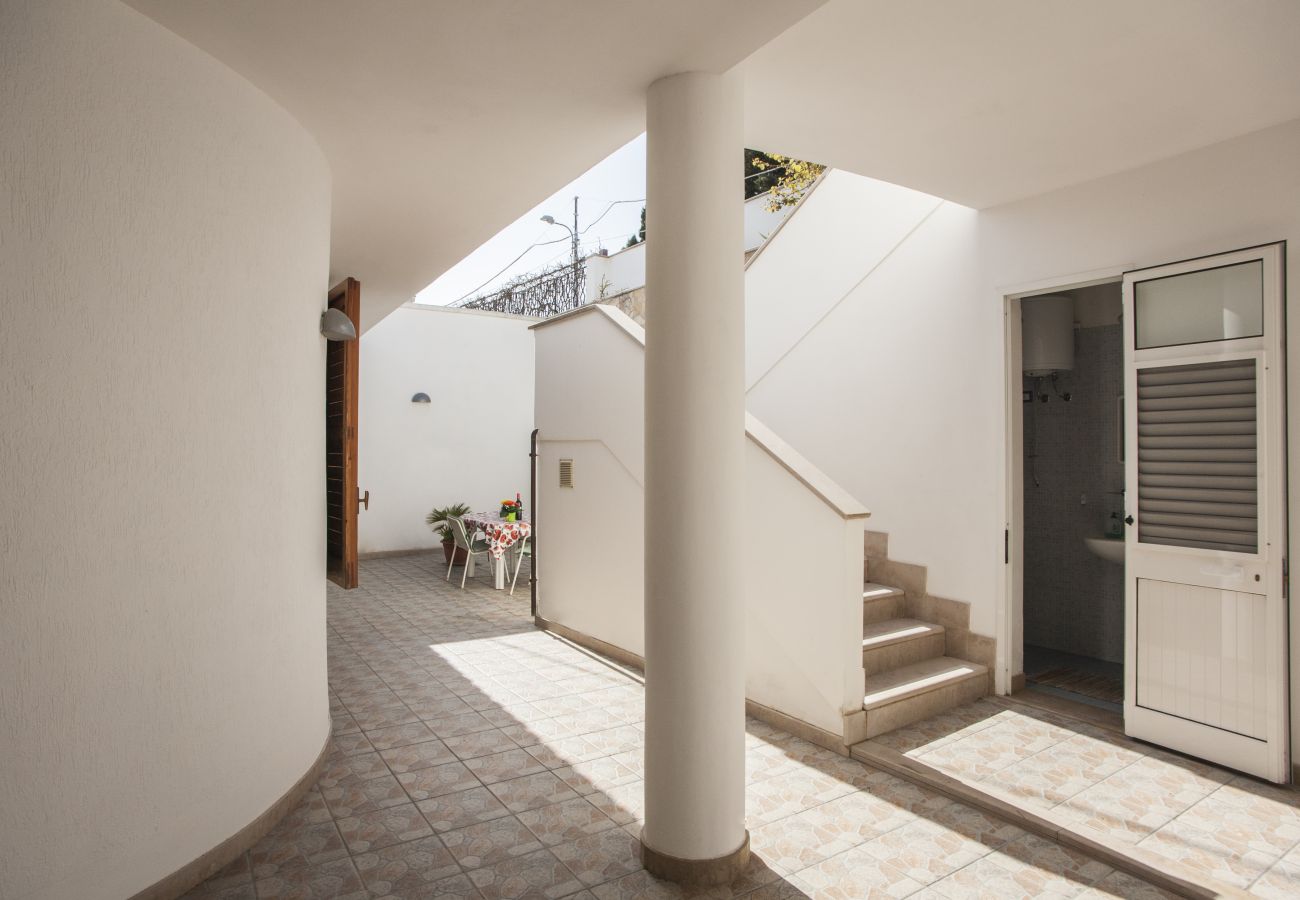 Apartment in Torre dell´Orso - House-panoramic terrace and beach access v122