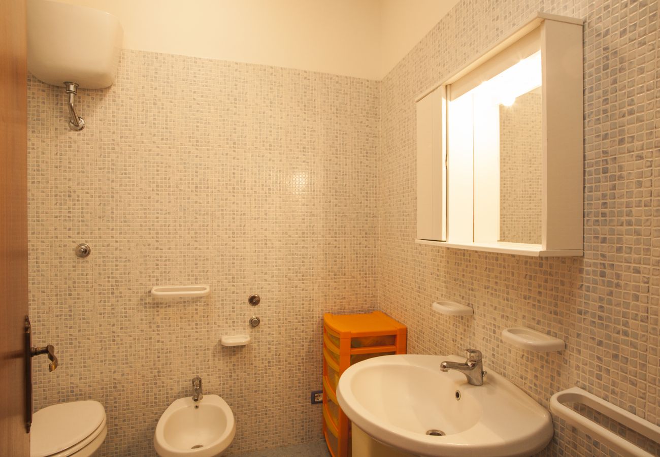 Apartment in Torre dell´Orso - House-panoramic terrace and beach access v122