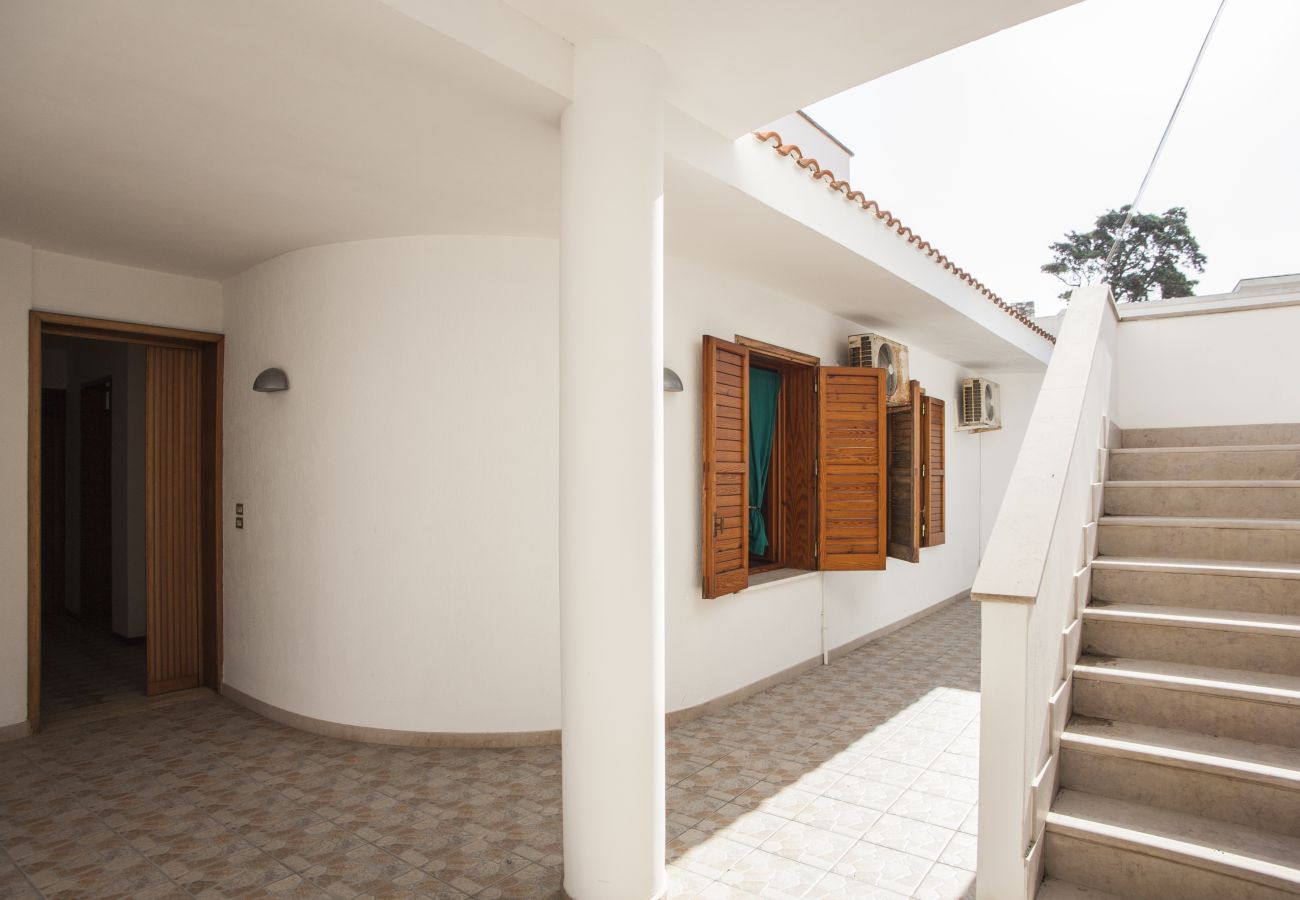 Apartment in Torre dell´Orso - House-panoramic terrace and beach access v122