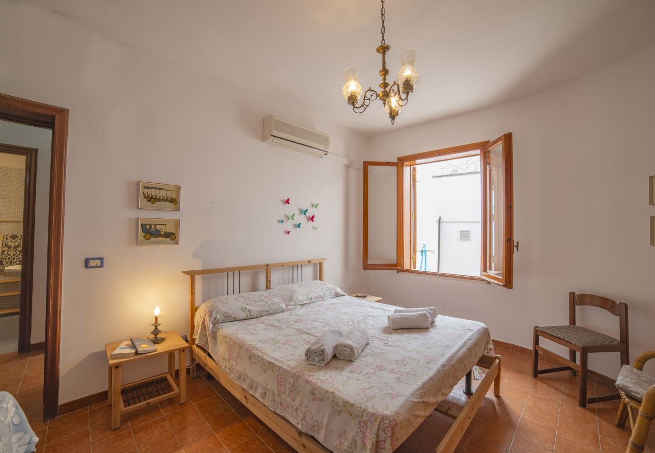 Apartment in Torre dell´Orso - House-panoramic terrace and beach access v122