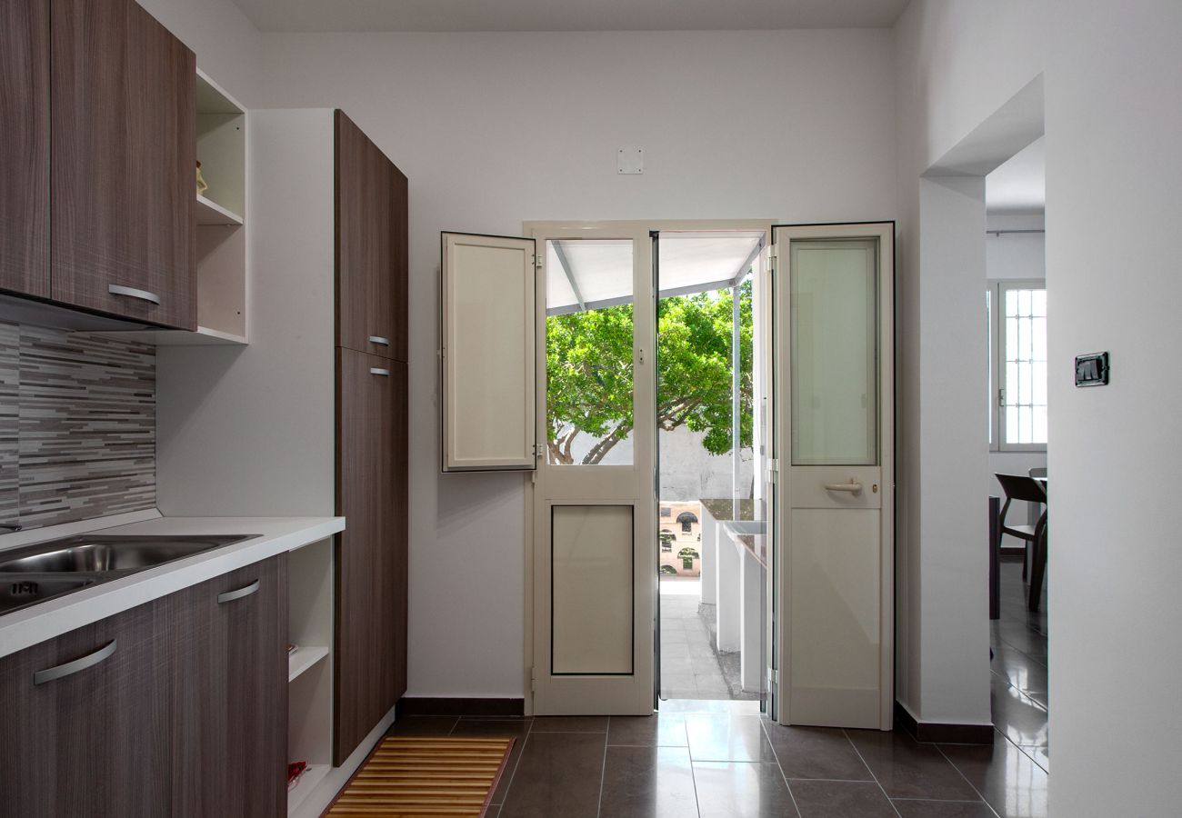 Villa in Porto Cesareo - Villa 50 meters from the sea – Punta Prosciutto V240